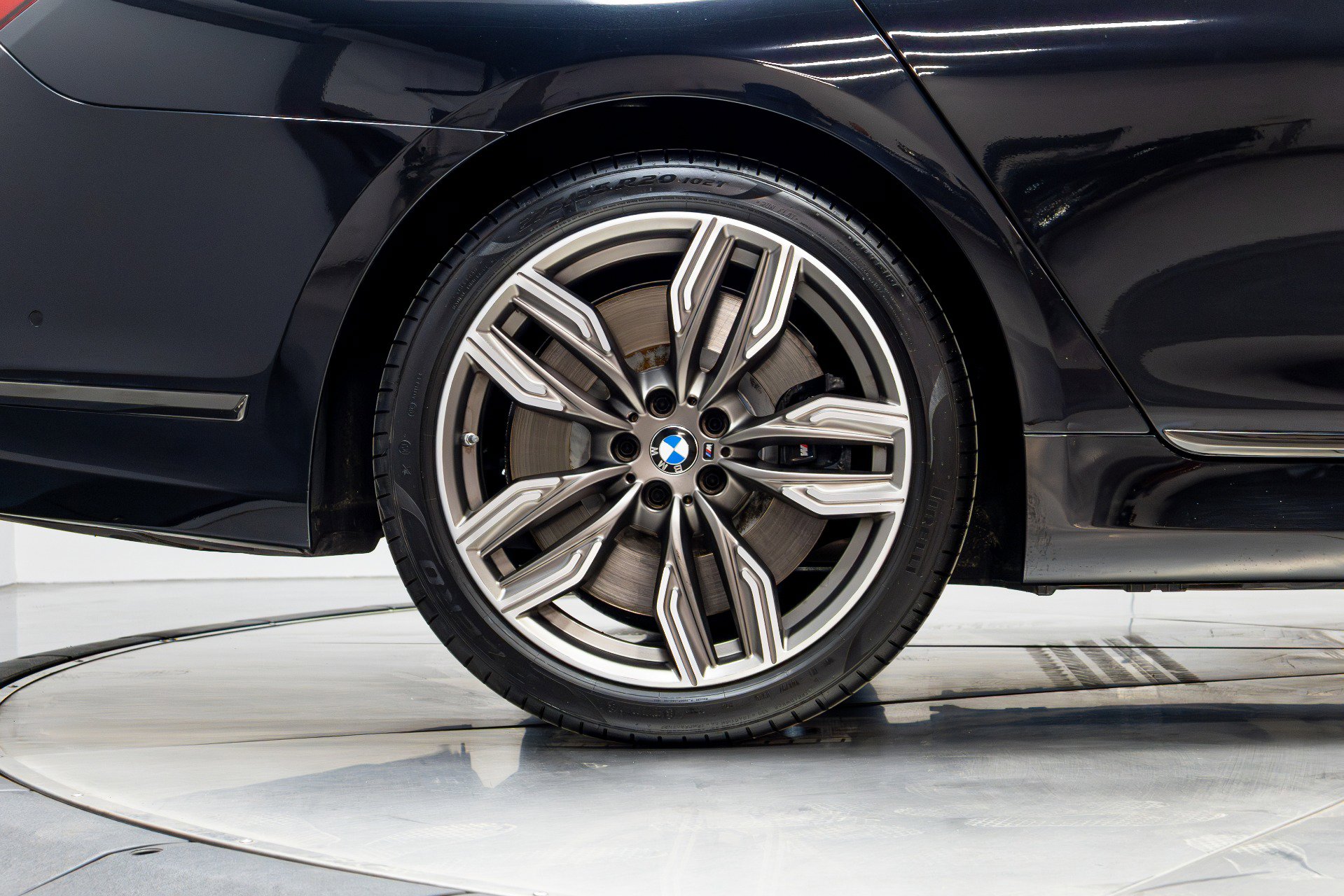 Used 2022 BMW M760i xDrive image 20