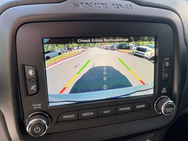 Used 2016 Jeep Renegade Limited FWD image 29