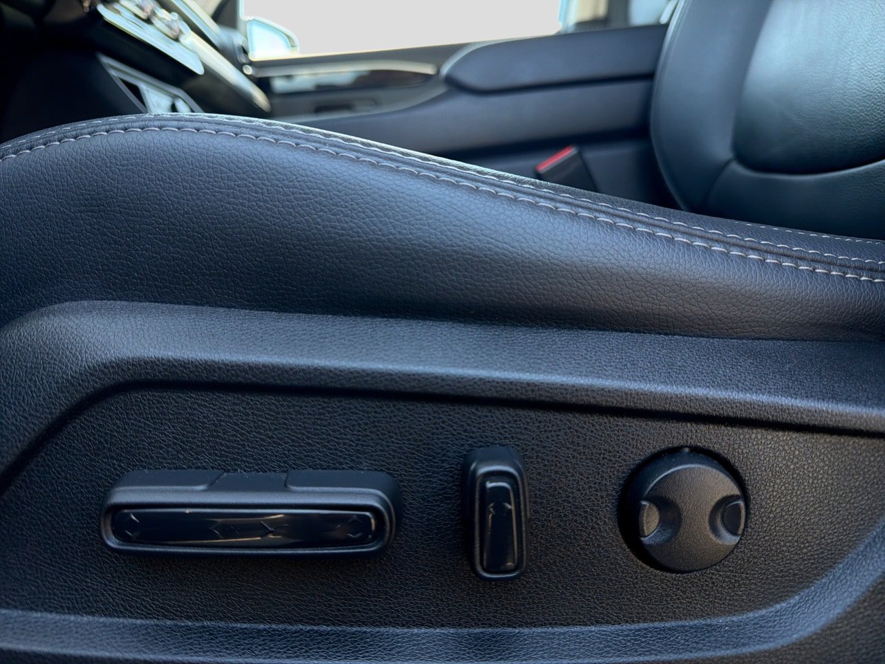 Used 2025 Honda Pilot EX-L image 17
