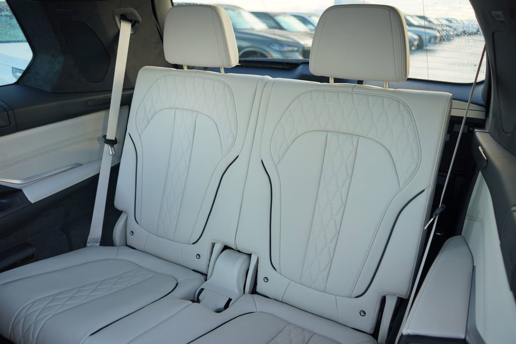 New 2026 BMW X7 M60i image 20