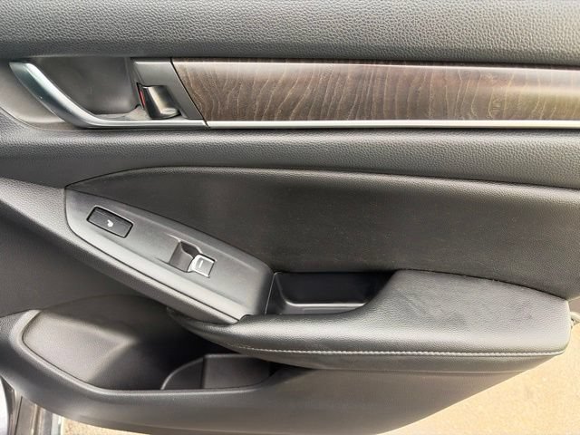 Used 2020 Honda Accord Touring image 34
