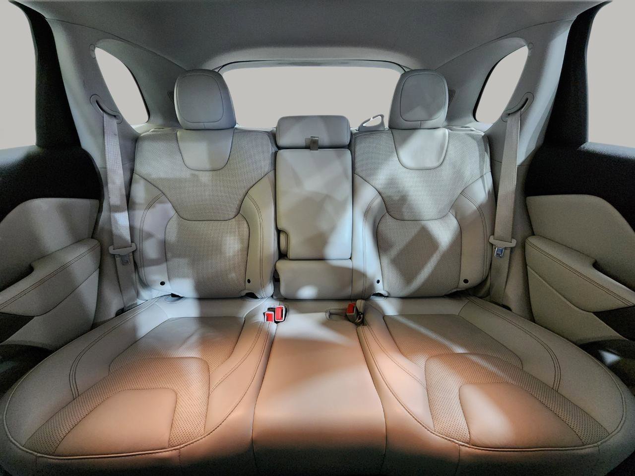 Used 2019 Jeep Cherokee Limited AWD/4WD image 26