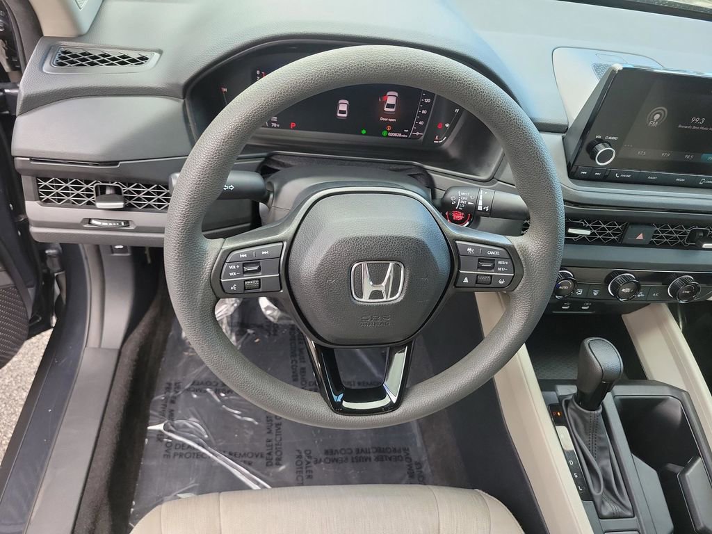 Used 2023 Honda Accord EX image 31