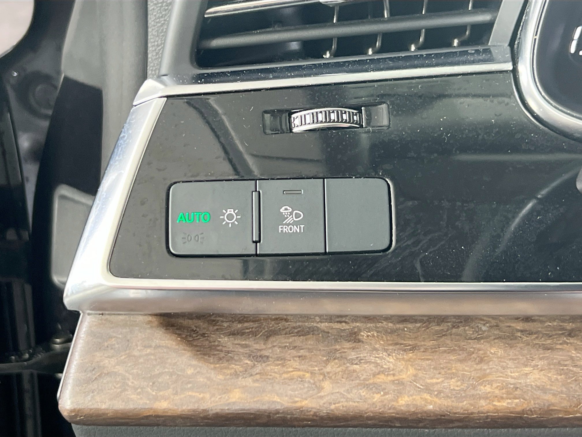 Used 2019 Audi Q8 Premium Plus AWD/4WD image 10