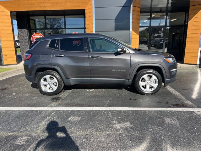Used 2019 Jeep Compass Latitude w/ Cold Weather Group image 2