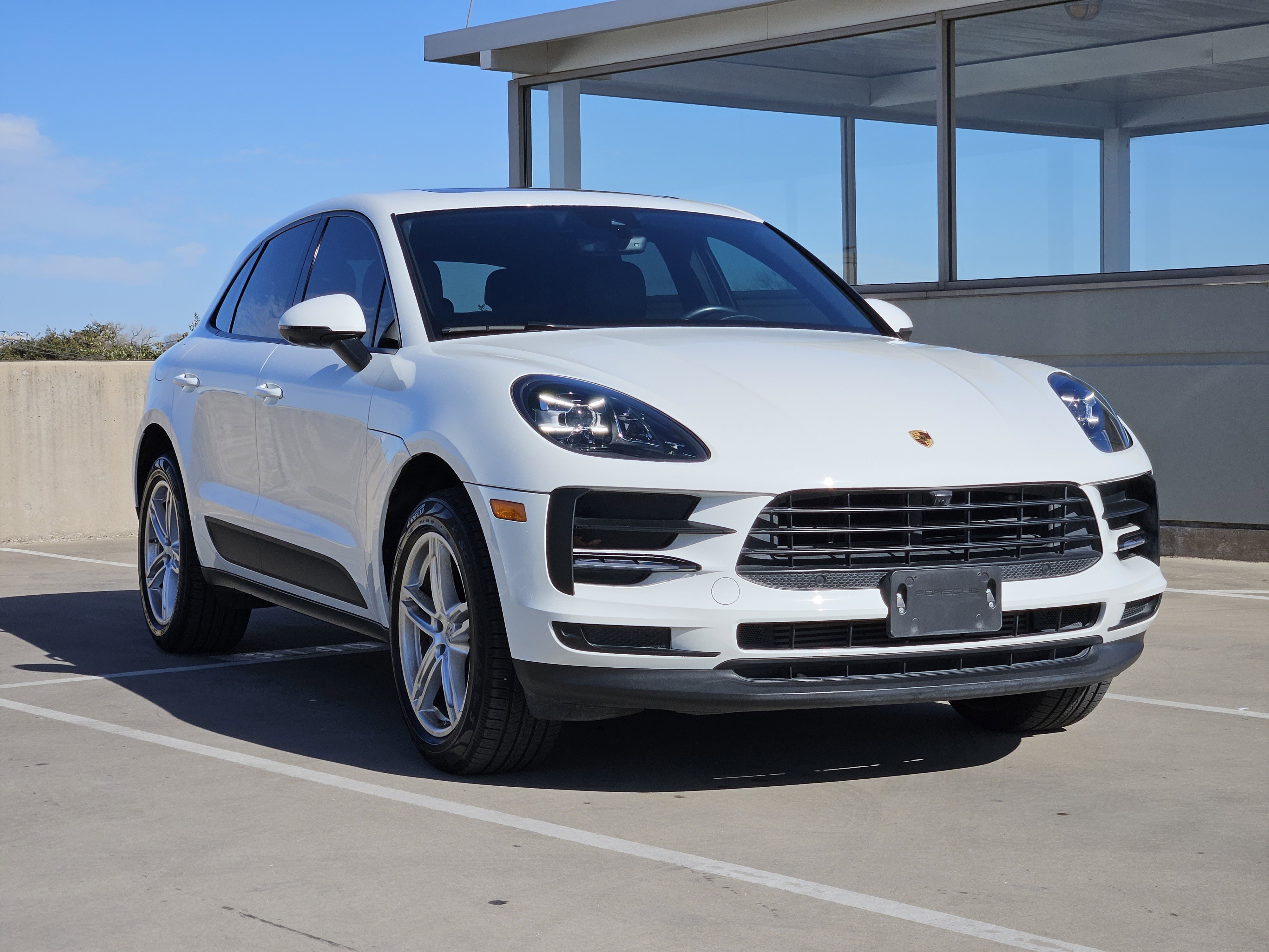 Certified 2021 Porsche Macan image 10
