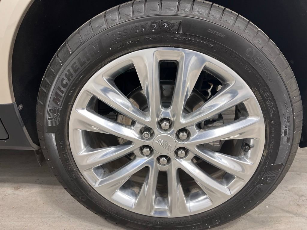 Used 2017 Cadillac XT5 Platinum w/ Driver Assist Package AWD/4WD image 21