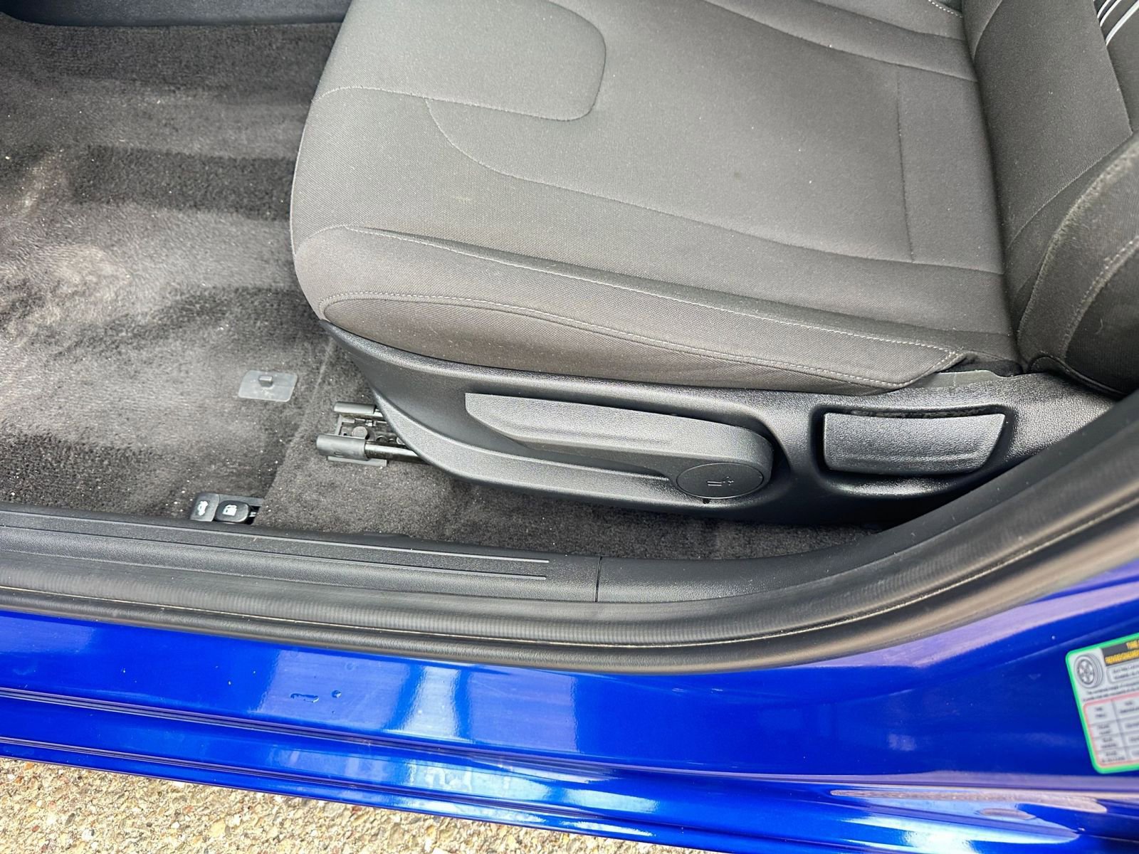 Used 2025 Hyundai Elantra SEL image 24