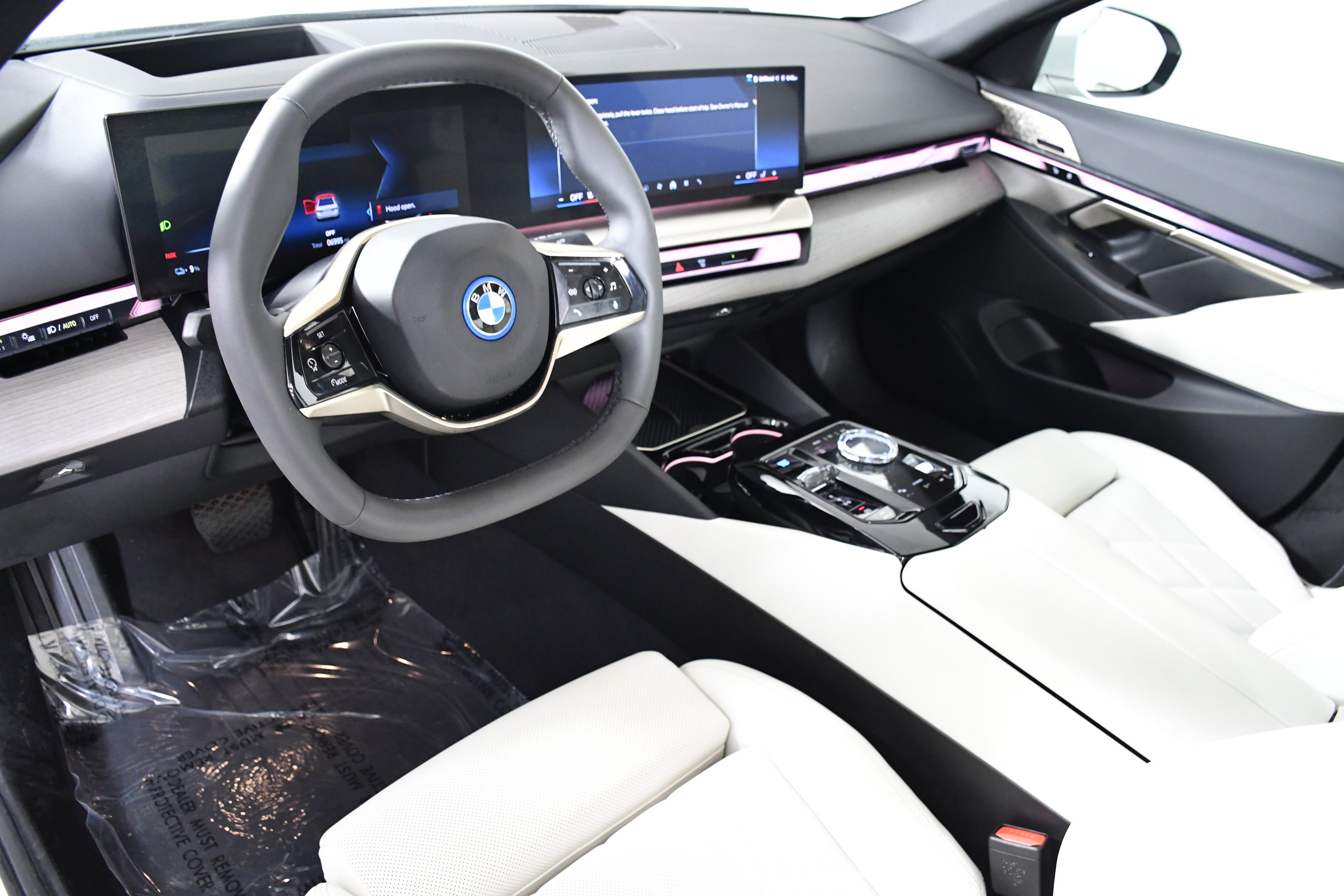 Used 2025 BMW i5 eDrive40i w/ Executive Package image 21