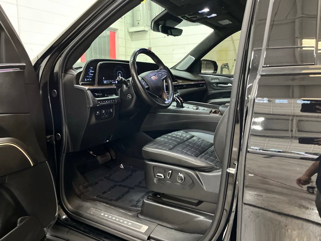 Used 2023 Cadillac Escalade Sport Platinum AWD/4WD image 11