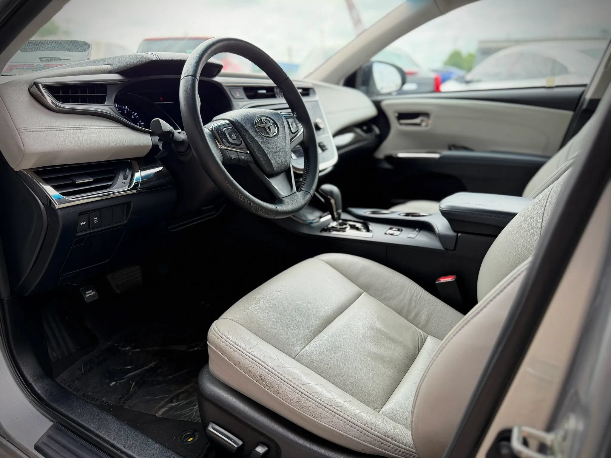 Used 2015 Toyota Avalon XLE FWD image 7