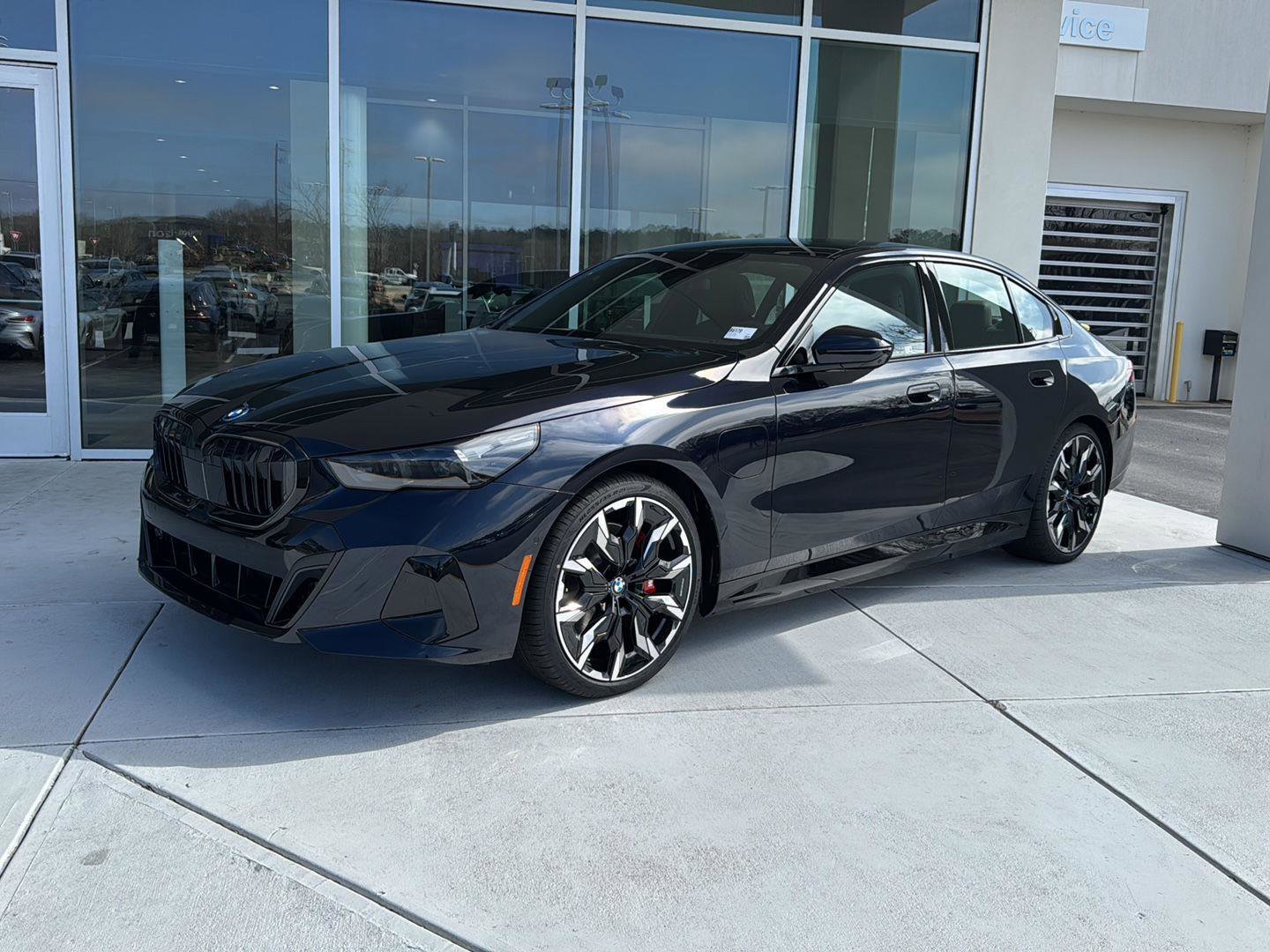 New 2026 BMW 550e xDrive w/ Executive Package