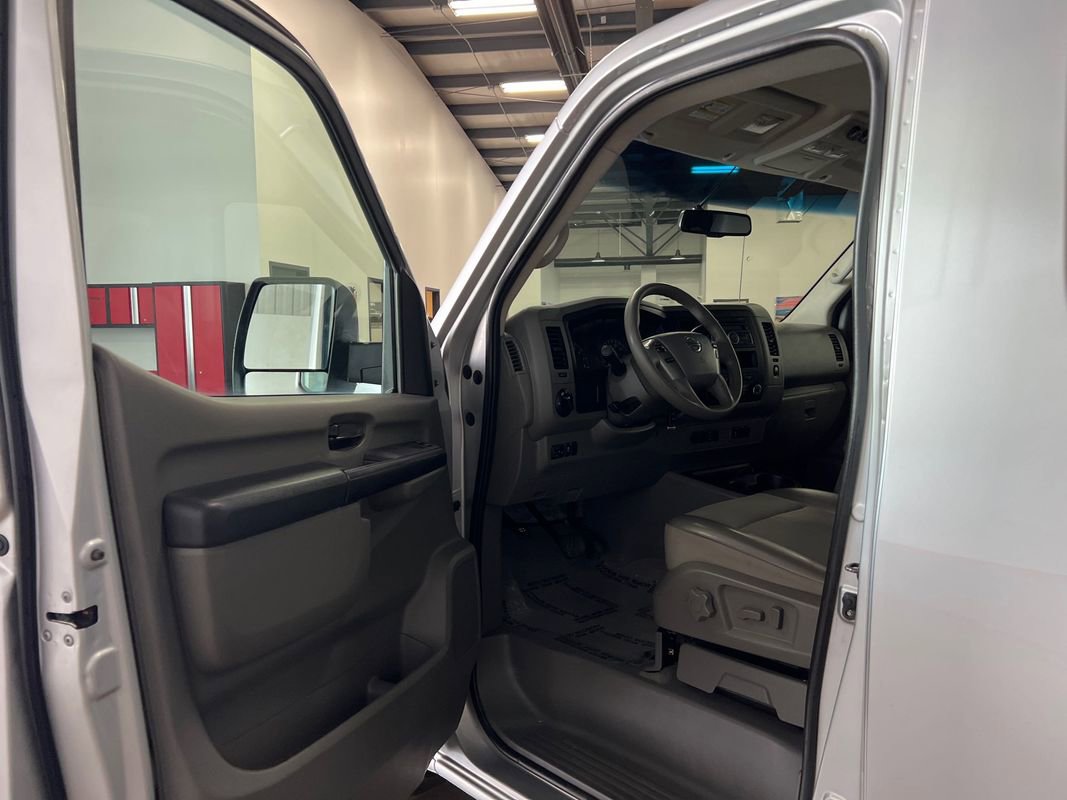 Used 2017 Nissan NV 3500 SV image 66