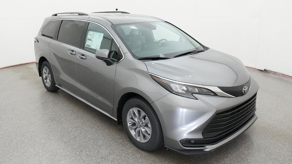 New 2026 Toyota Sienna LE FWD image 16