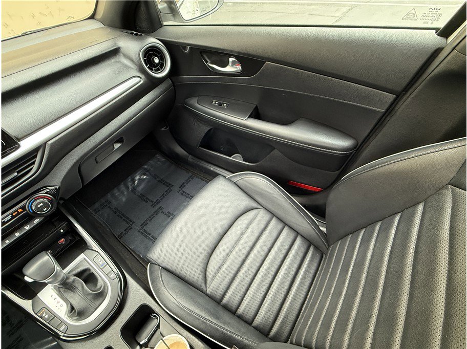 Used 2024 Kia Forte GT-Line w/ GT-Line Premium Package image 10