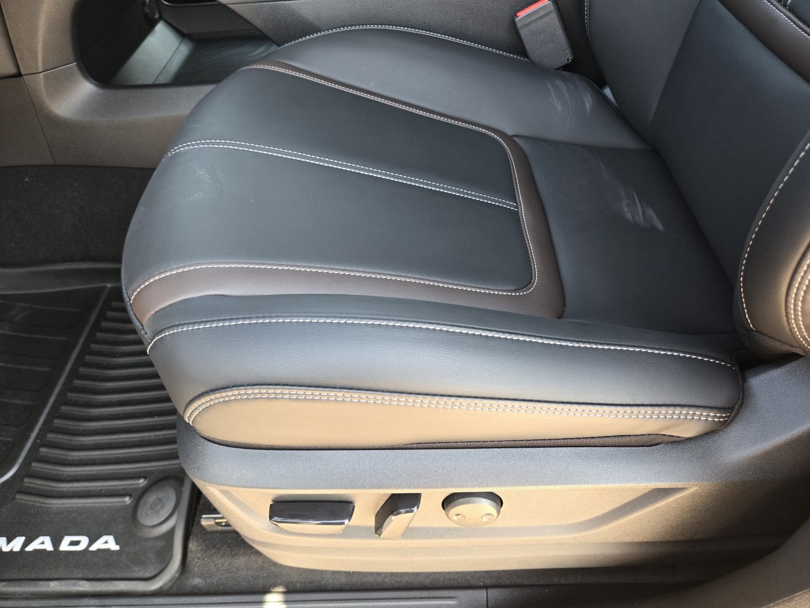 New 2026 Nissan Armada SL w/ Captain's Chari Seat Package RWD image 23