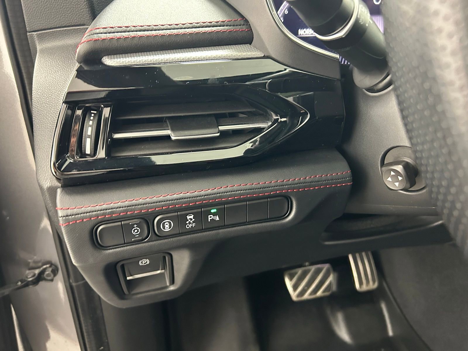 Used 2022 Acura MDX A-Spec image 27