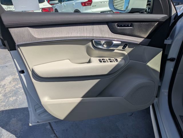 Used 2023 Volvo XC90 B5 Plus w/ Protection Package Premier AWD/4WD image 11