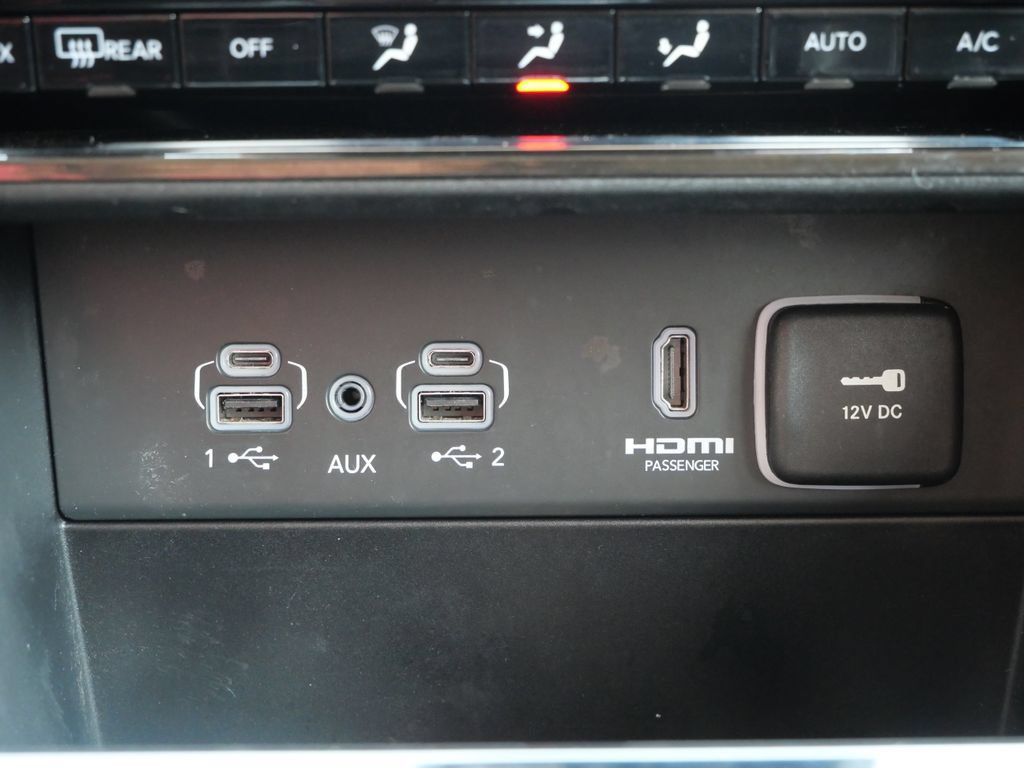 Used 2023 Jeep Grand Cherokee 4WD 4xe image 36