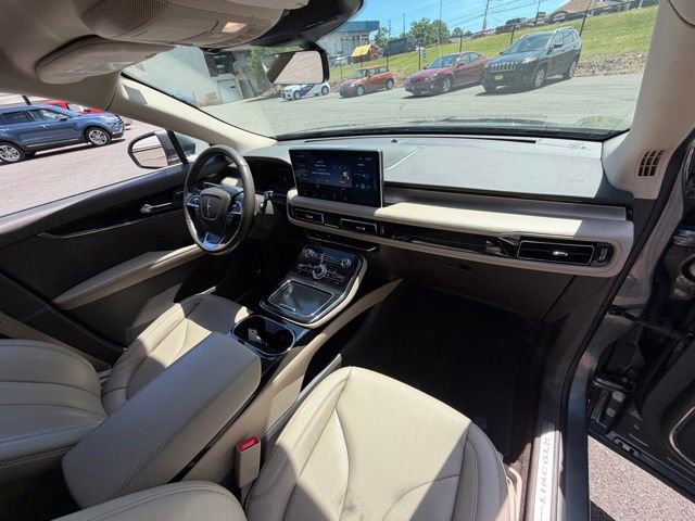 Used 2023 Lincoln Nautilus AWD image 29