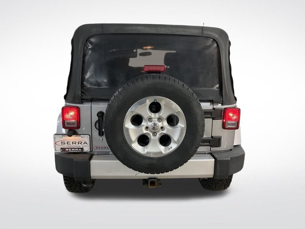 Used 2013 Jeep Wrangler Unlimited Sahara w/ Connectivity Group image 4