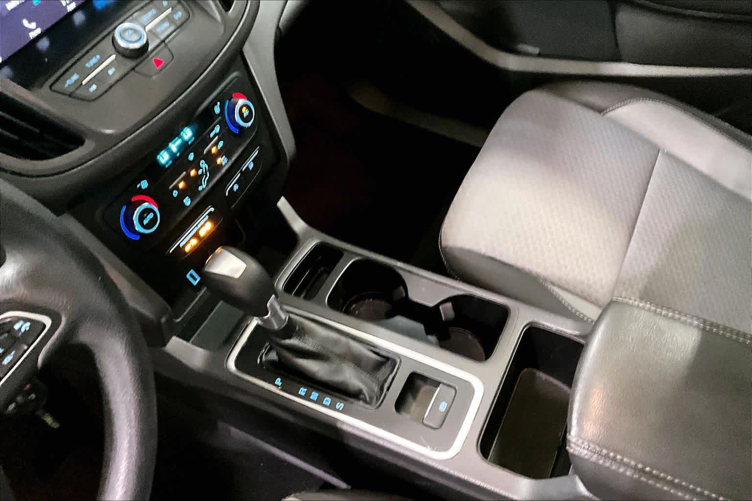 Used 2017 Ford Escape SE w/ Equipment Group 201A AWD/4WD image 16