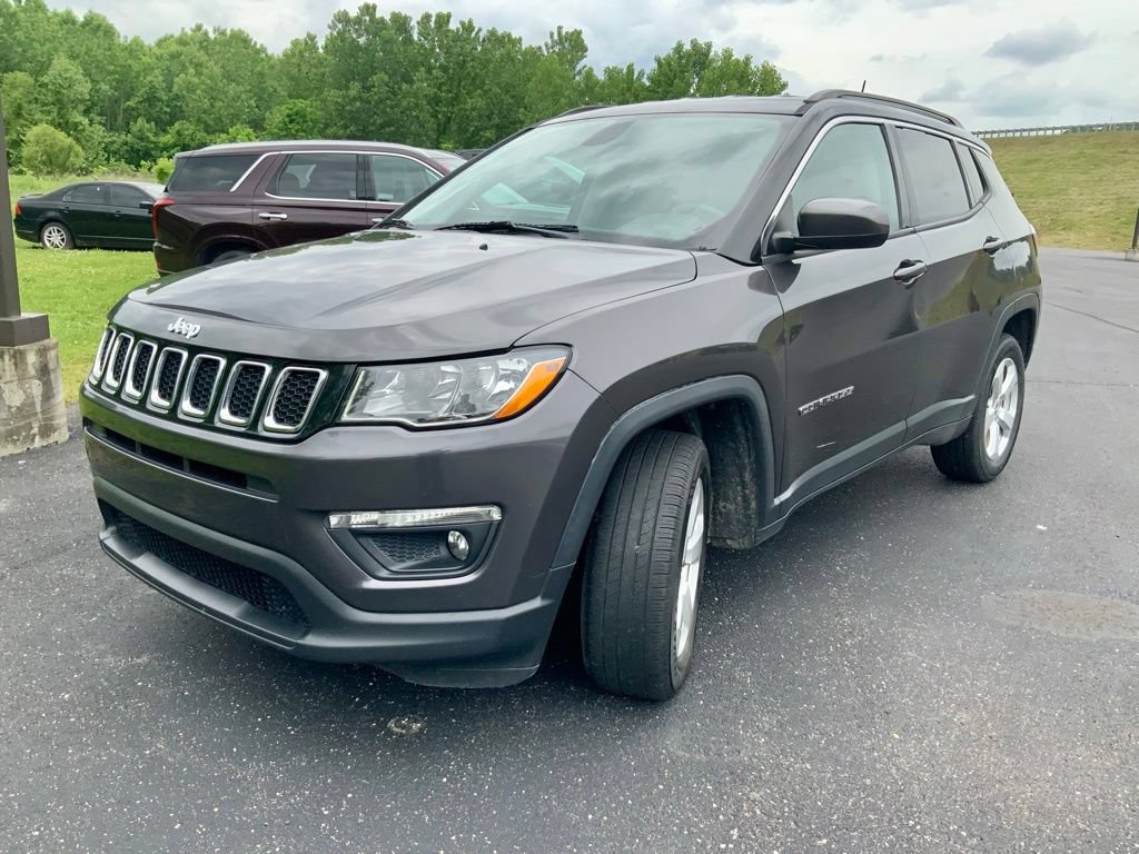 Used 2019 Jeep Compass Latitude w/ Popular Equipment Group AWD/4WD image 4