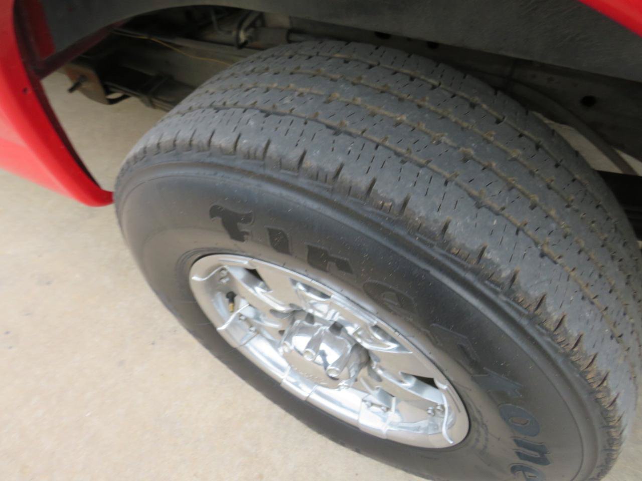 Used 2009 Chevrolet Express 2500 RWD image 15