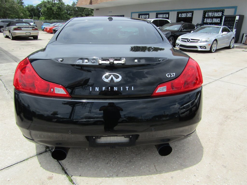 Used 2010 INFINITI G37 Journey w/ Premium Pkg image 3