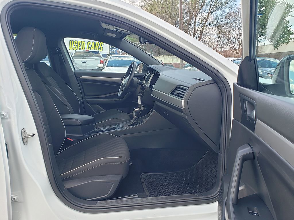 Used 2022 Volkswagen Jetta Sport image 19