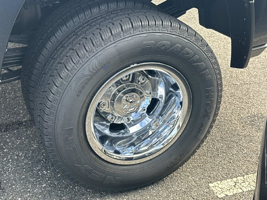 New 2026 RAM 3500 Tradesman AWD/4WD image 9