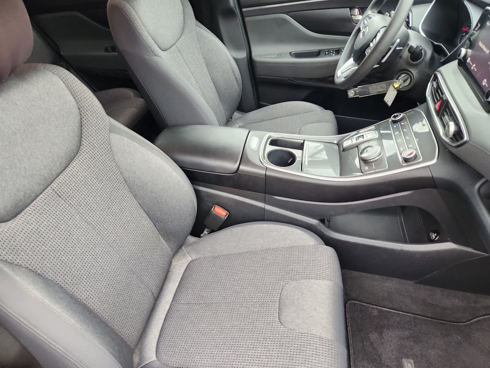 Used 2021 Hyundai Santa Fe SE FWD image 12
