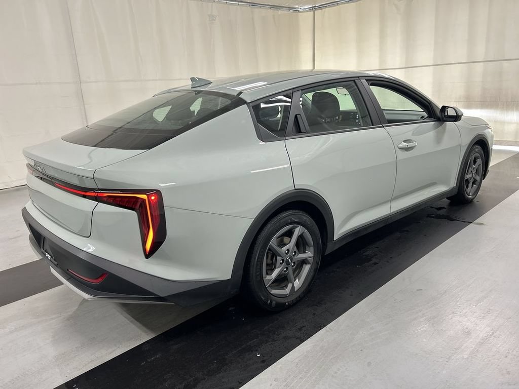 Used 2025 Kia K4 FWD image 2