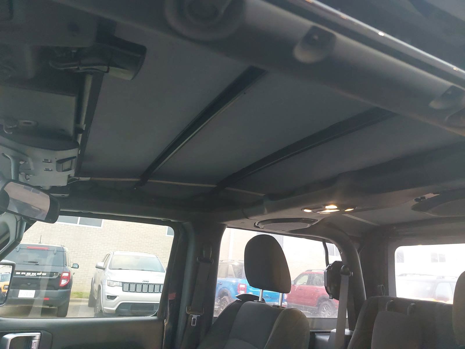 Used 2019 Jeep Wrangler Sport image 32