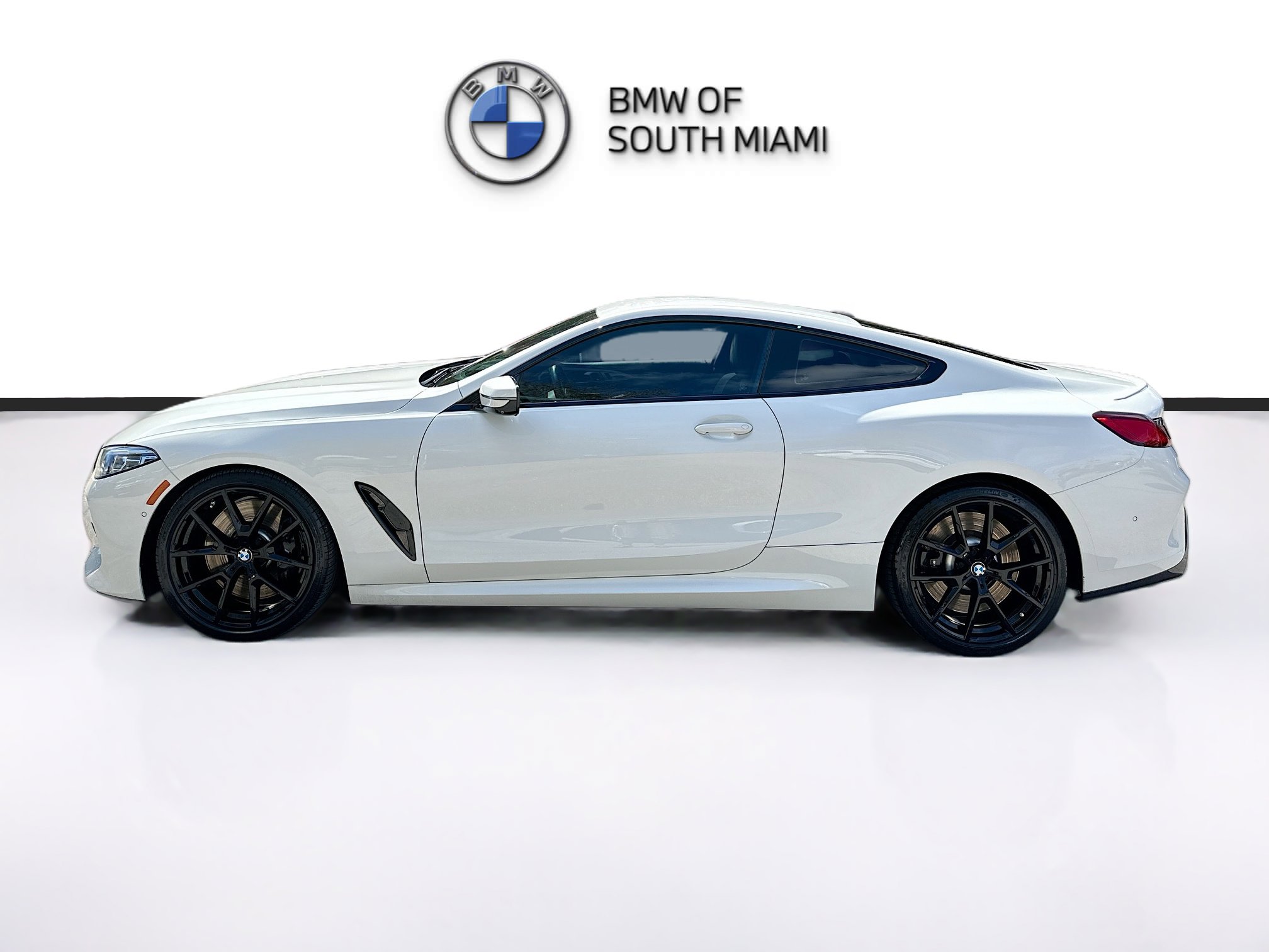 Used 2022 BMW M850i xDrive Coupe image 4