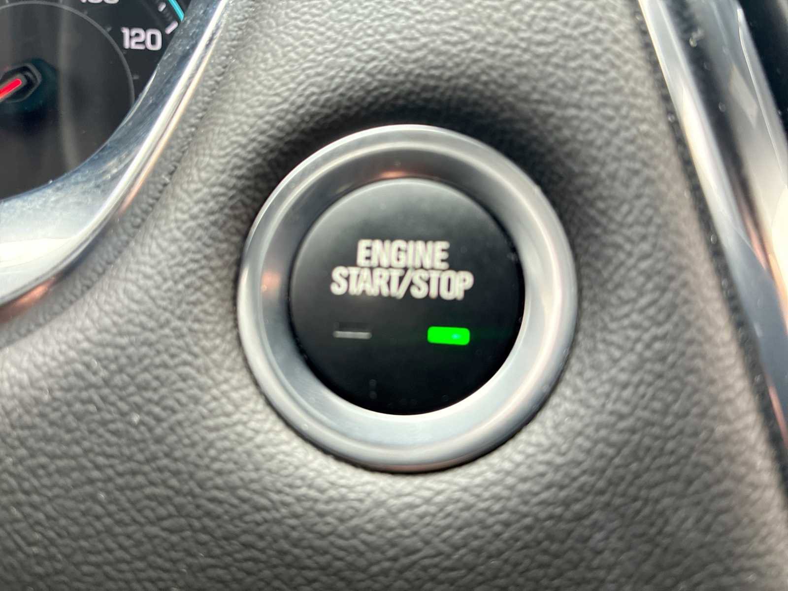 Certified 2023 Chevrolet Traverse RS image 17