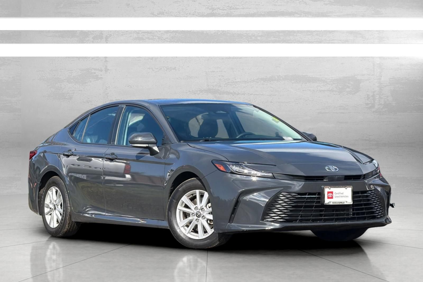 Used 2025 Toyota Camry LE video 2