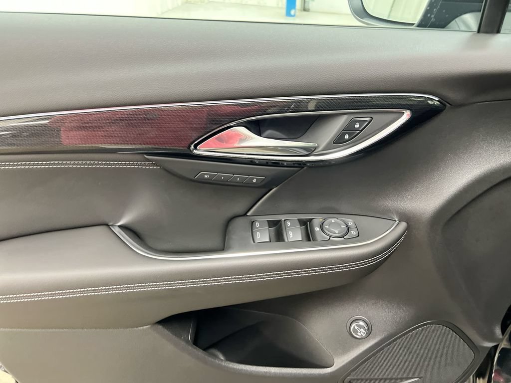 Used 2023 Buick Envision Essence w/ Sport Touring Package AWD/4WD image 21