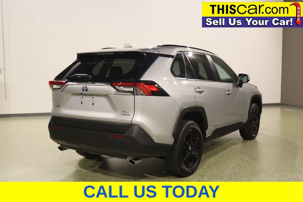 Used 2022 Toyota RAV4 XLE w/ Convenience Package AWD/4WD image 10
