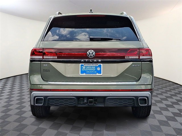New 2025 Volkswagen Atlas Peak Edition SE image 5