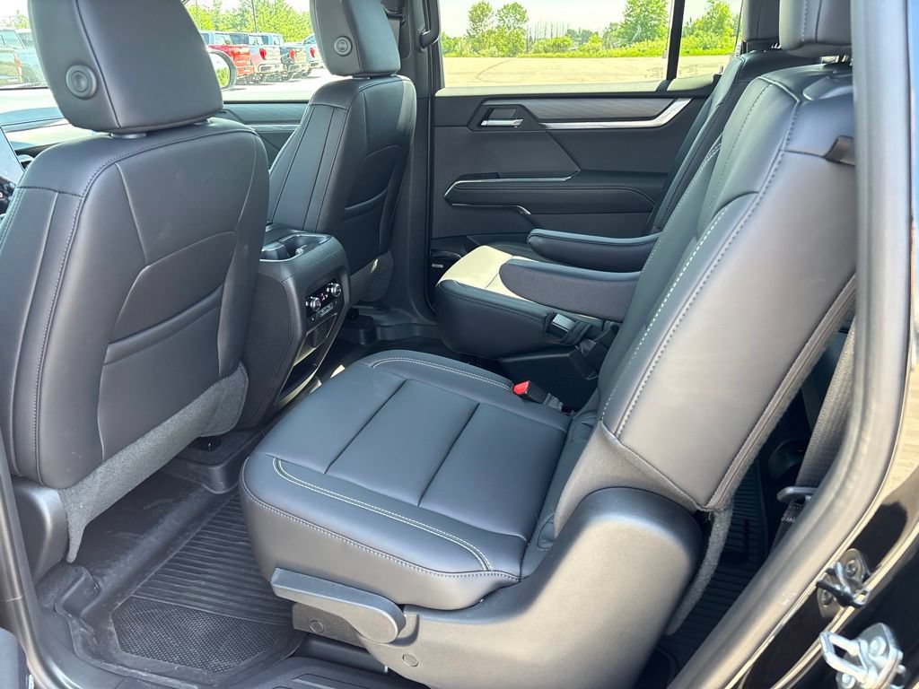 Used 2026 GMC Acadia Elevation w/ Black Edition FWD image 23