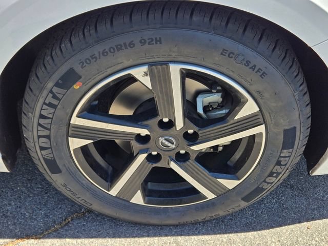 Used 2024 Nissan Sentra SV FWD image 12