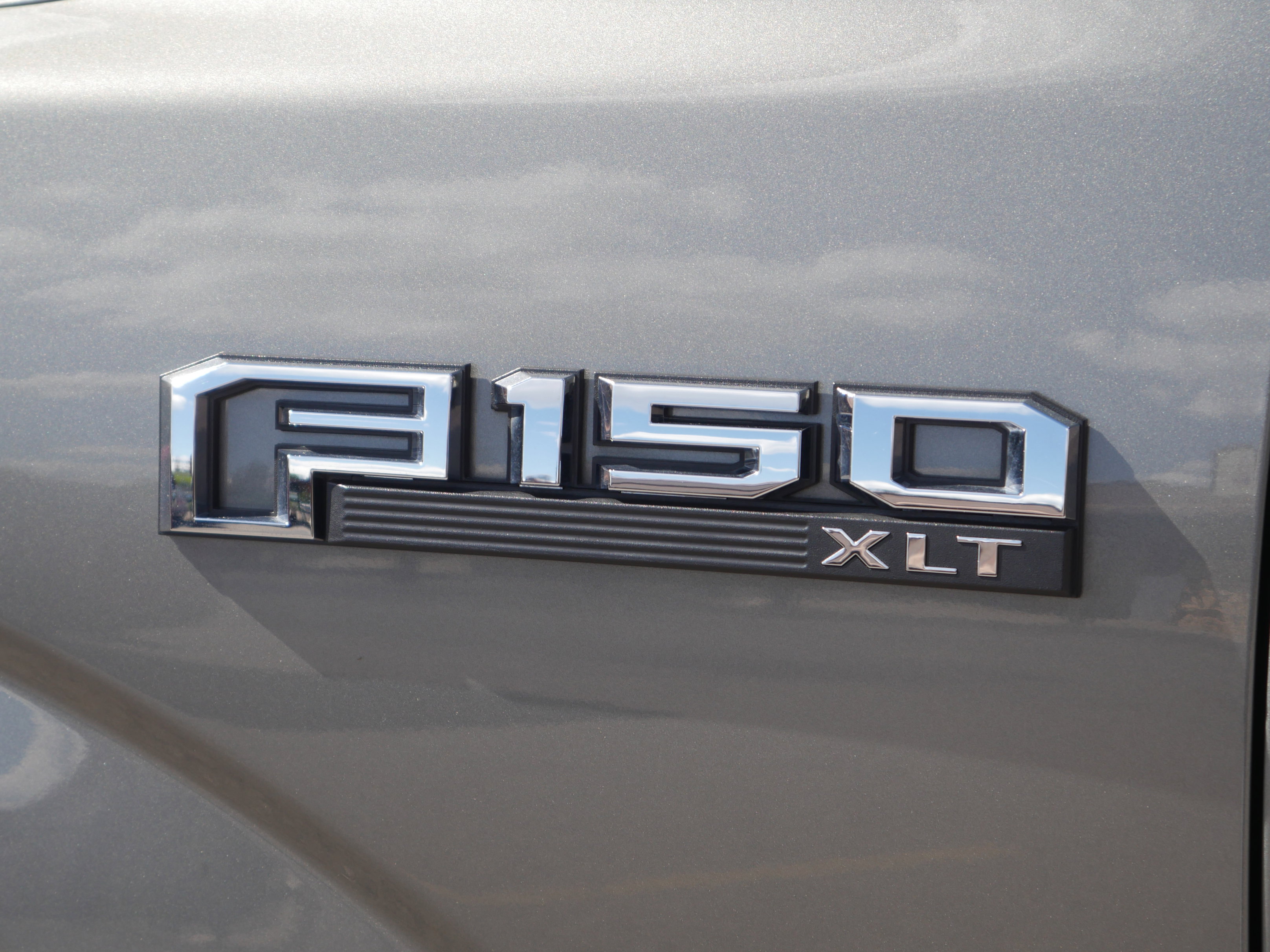 Used 2019 Ford F150 XLT w/ Equipment Group 302A Luxury AWD/4WD image 16