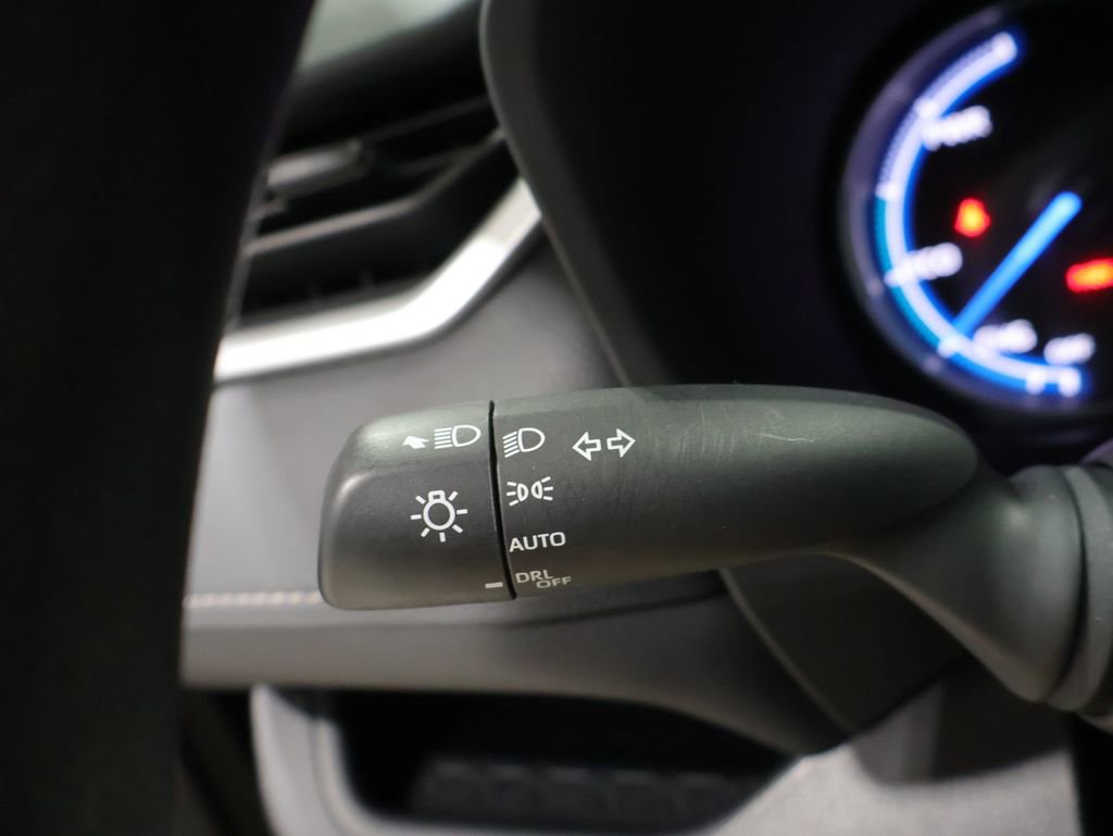 Used 2025 Toyota RAV4 XLE image 30