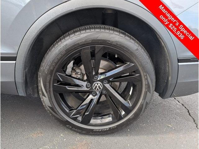 Used 2023 Volkswagen Tiguan SE R-Line image 25