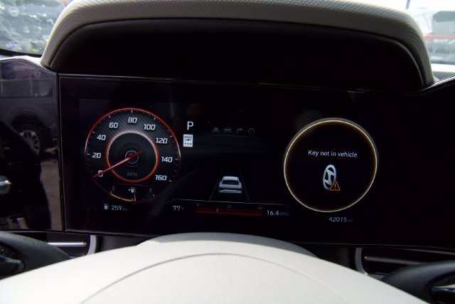 Used 2025 Hyundai Elantra SEL FWD image 21