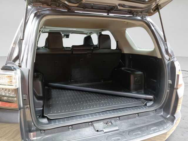 Used 2022 Toyota 4Runner SR5 Premium w/ Moonroof Package AWD/4WD image 13