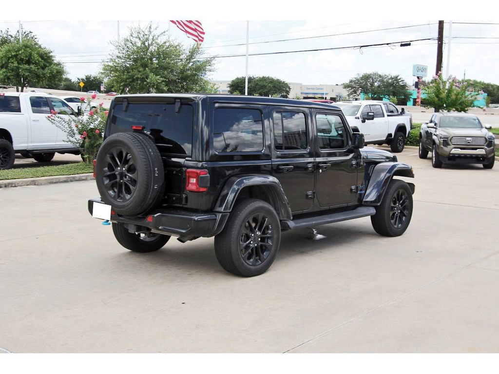 Used 2021 Jeep Wrangler Unlimited Sahara AWD/4WD image 6