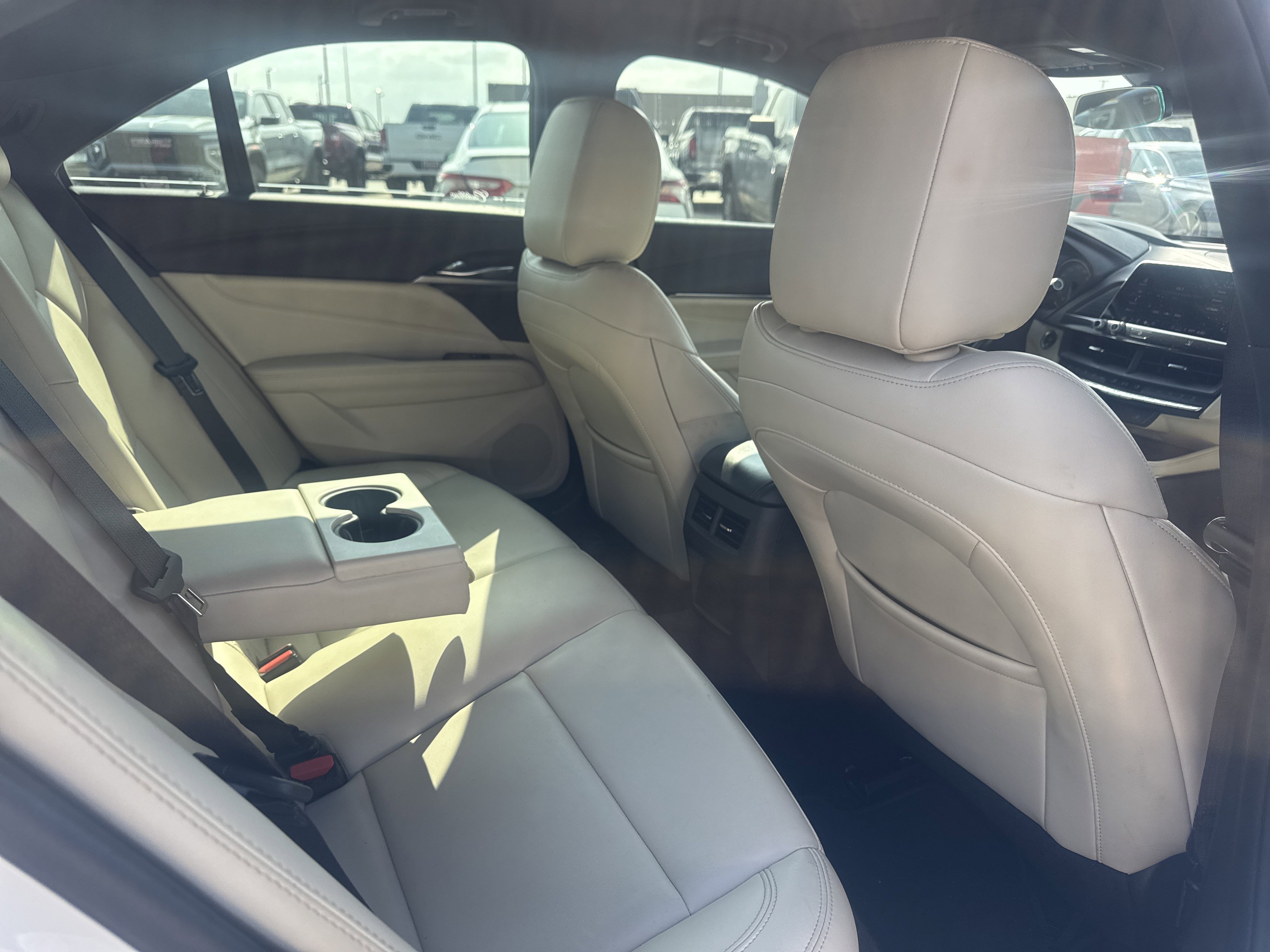 Used 2021 Cadillac CT4 Luxury w/ Cold Weather Package RWD image 11