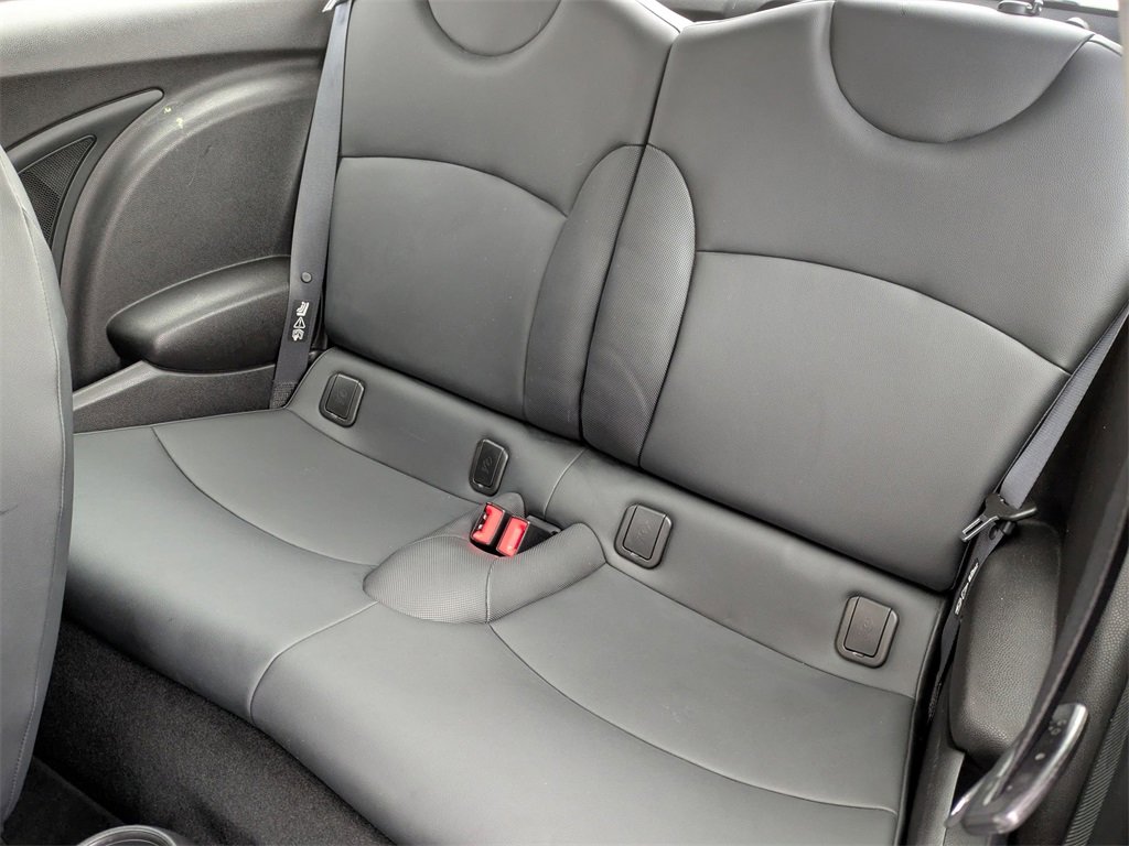 Used 2011 MINI Cooper Hardtop image 13